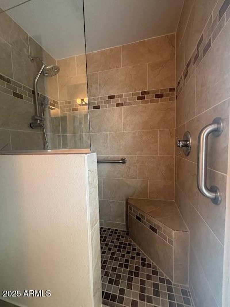 Easy access in Primary Shower
