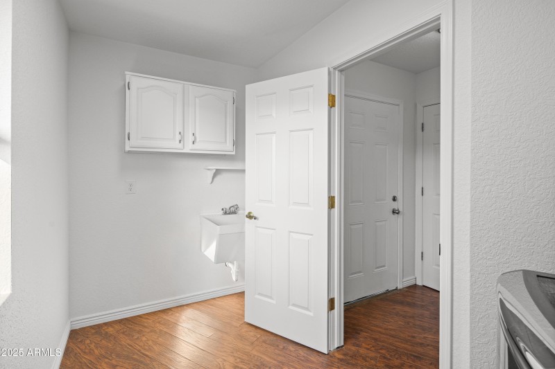 JL_125SycamoreSt-interiors-SideRooms-06