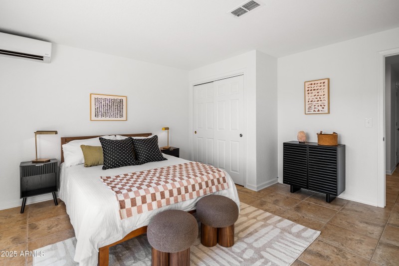 JL_125SycamoreSt-interiors-LowerLevel-03