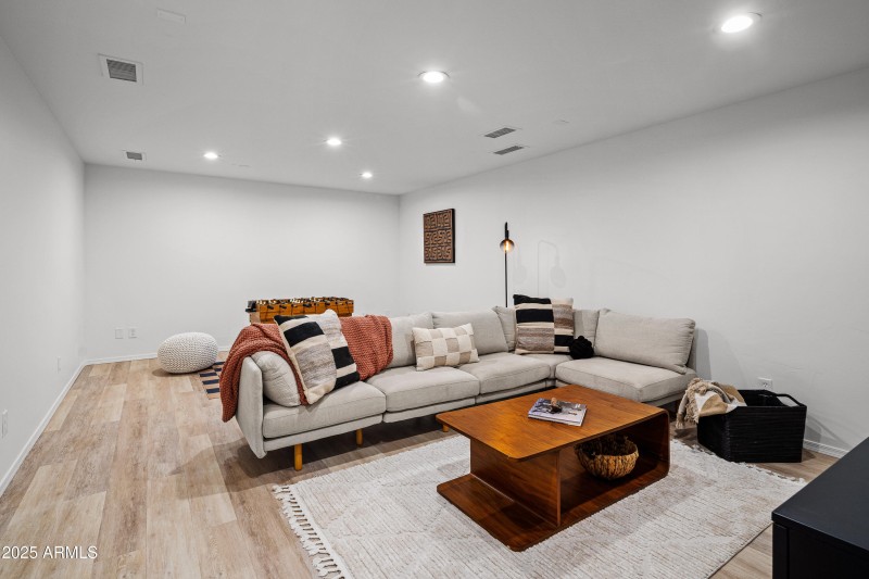 JL_125SycamoreSt-interiors-LowerLevel-05
