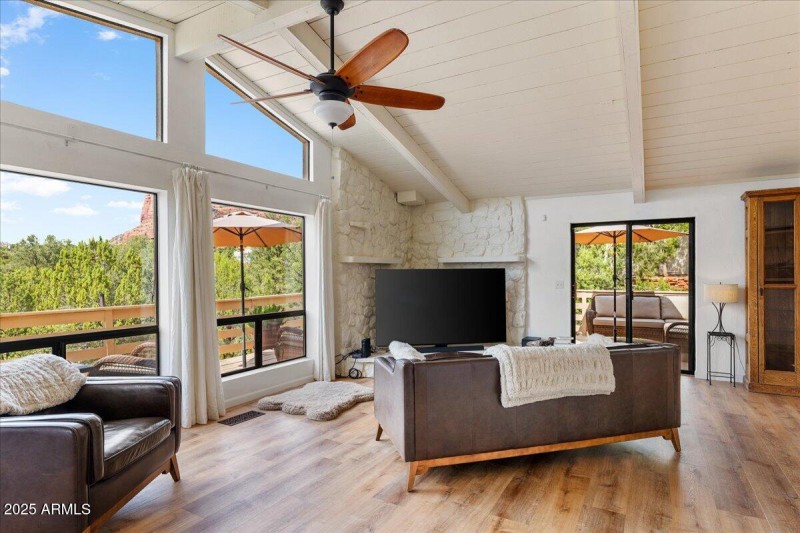 09-Living Room