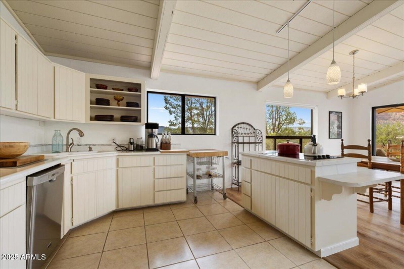 16-Kitchen