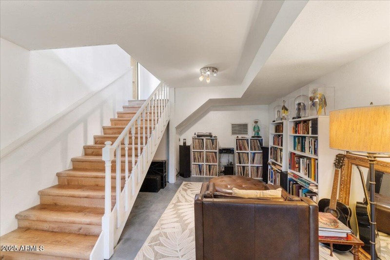 25-Family Room