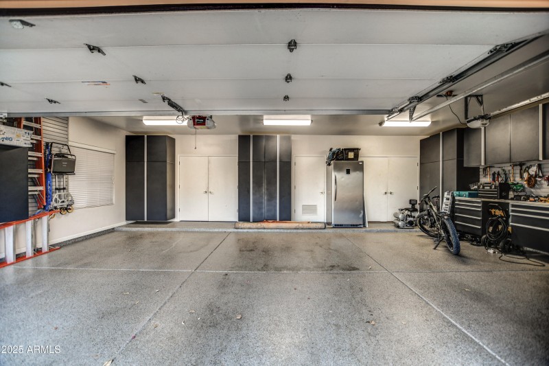 Garage 2