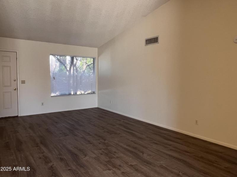 LR Front Door 807 Nopal