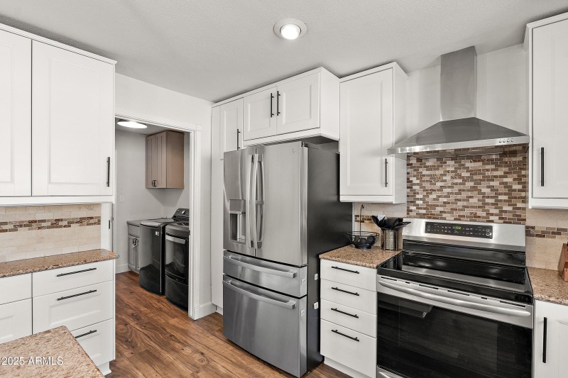 Kitchen/Laundry