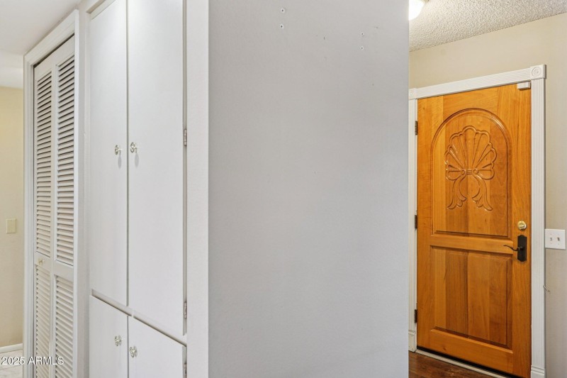 8-web-or-mls-W Brookside Dr-S2308-008