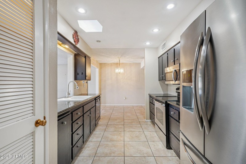 18-web-or-mls-W Brookside Dr-S2308-018
