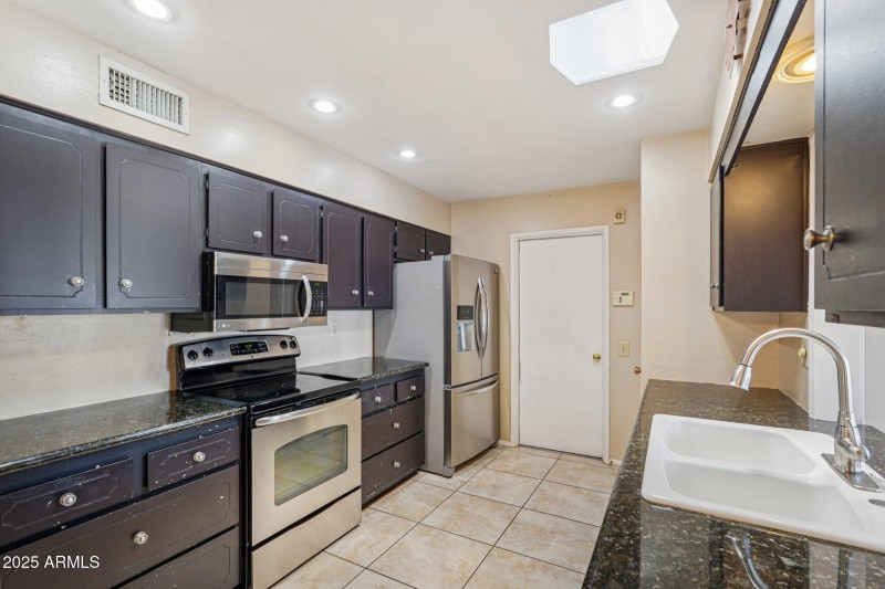 19-web-or-mls-W Brookside Dr-S2308-019