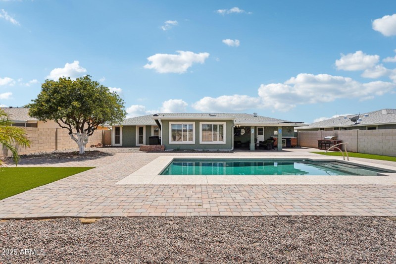 37-web-or-mls-W Brookside Dr-S2308-037