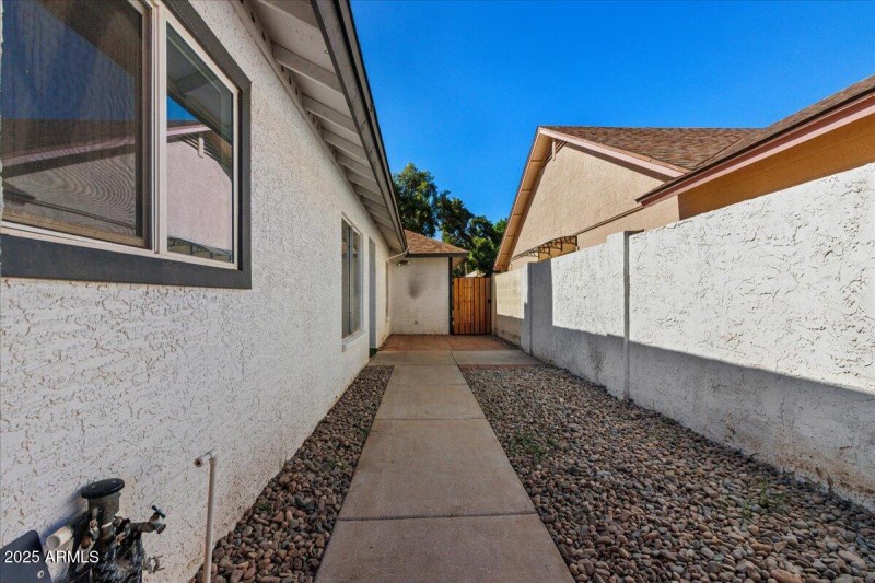 04-Front patio