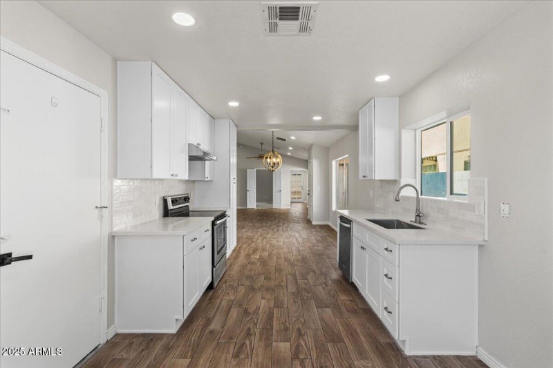 16-Kitchen