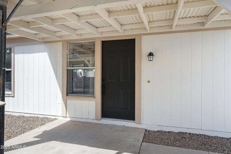809 E Gila Ln-5