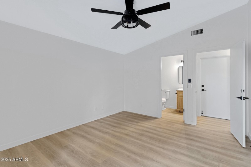 809 E Gila Ln-19