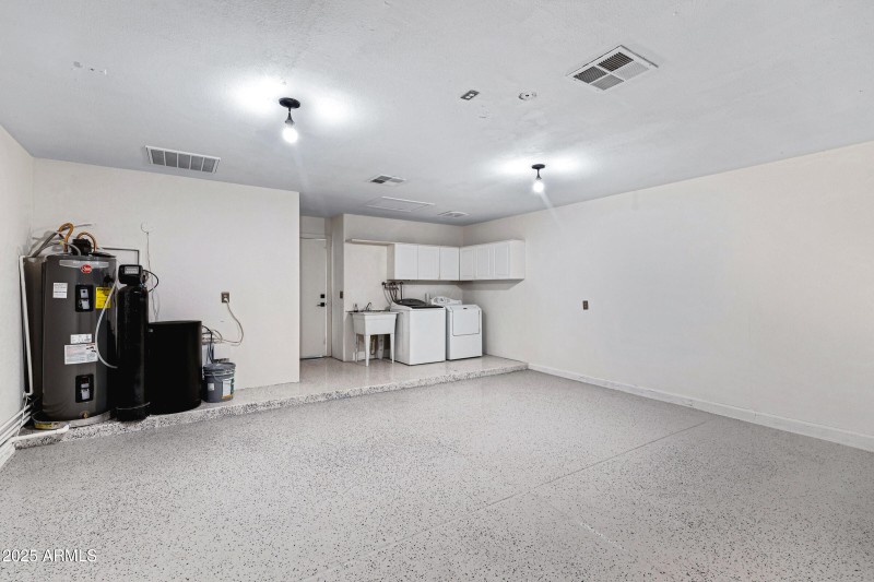 809 E Gila Ln-21