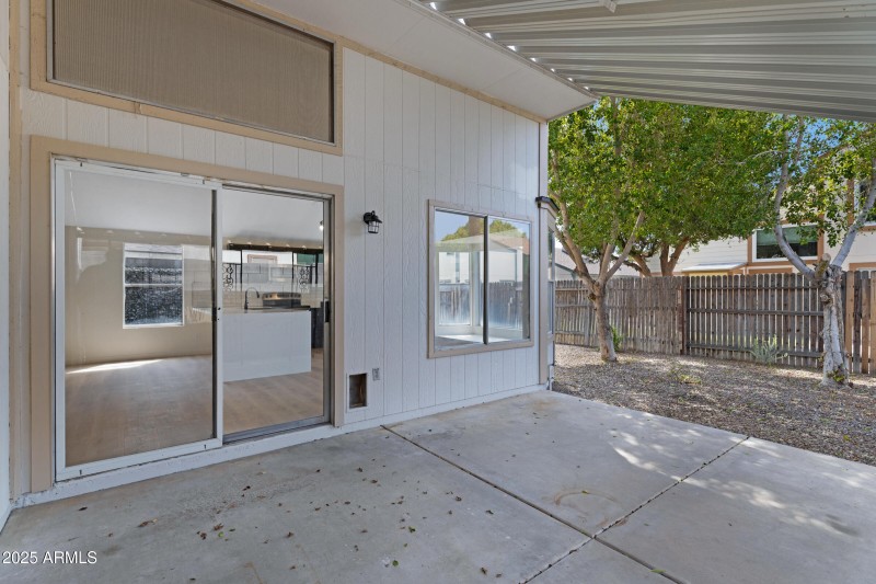 809 E Gila Ln-24