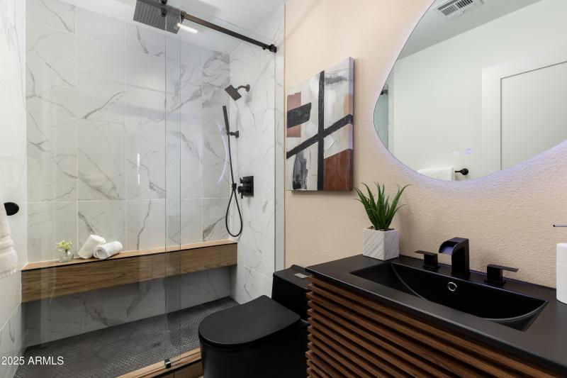EN-SUITE BATHROOM