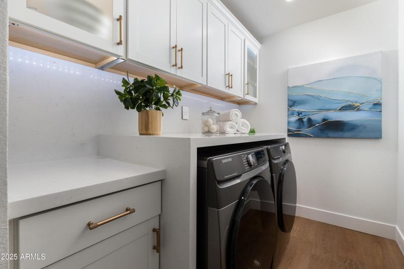 MASSIVE INSIDE LAUNDRY