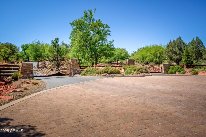 Entrance to Cross Creek Ranch