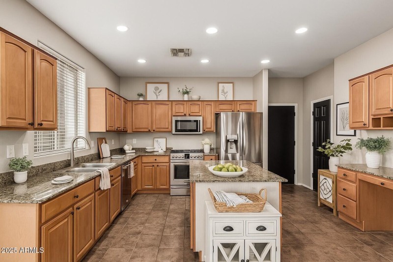 Kitchen-Staged