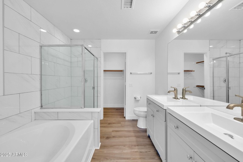 Primary Bath - web