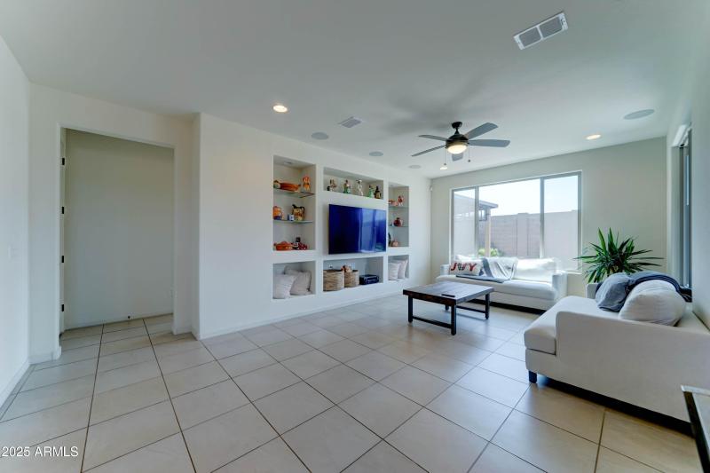 1957 W Fawn Way-10