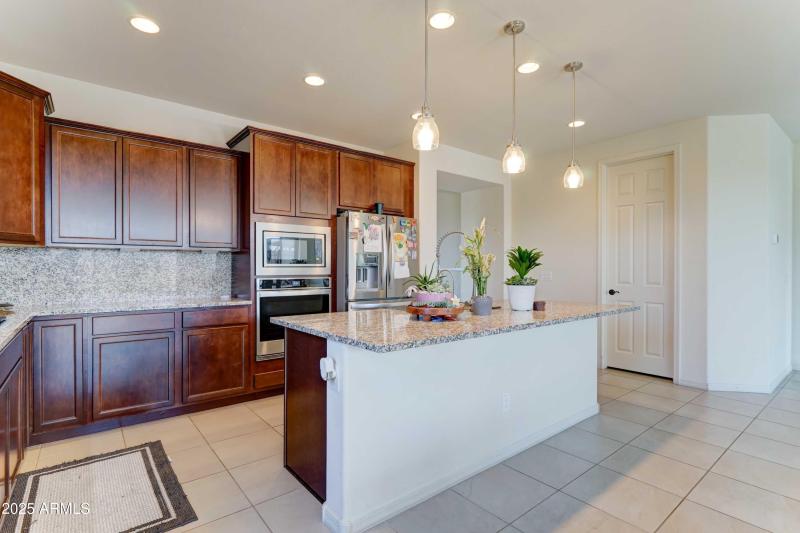 1957 W Fawn Way-14