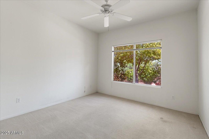 18-Bedroom2