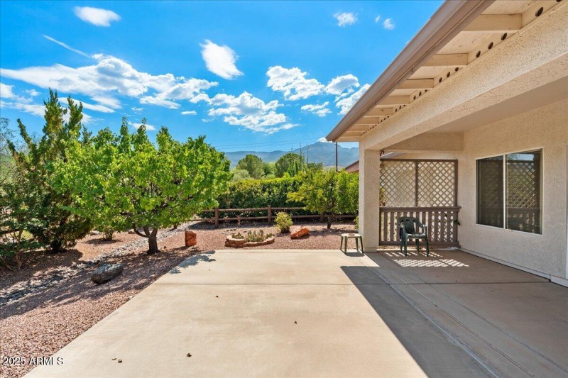 21-Backyard View