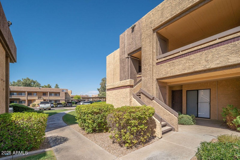 11_Exterior_01