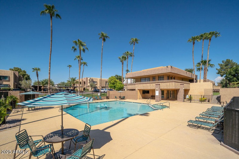 12_Pool_01