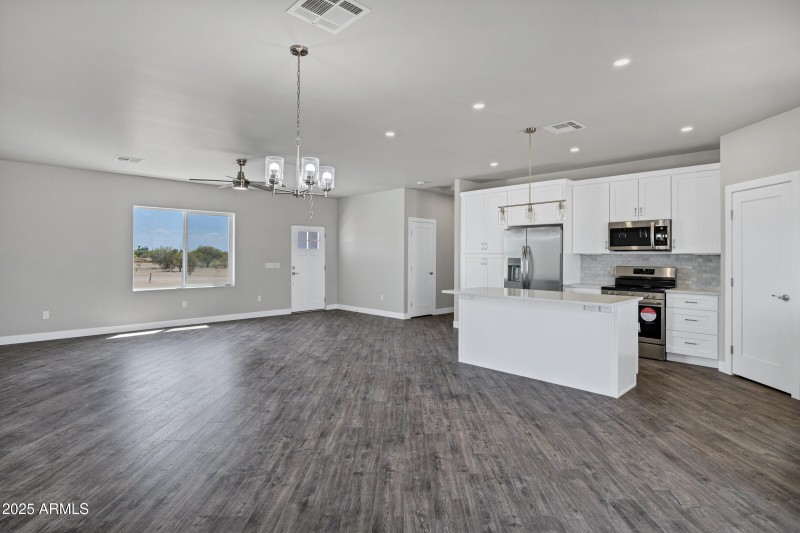 10902 E Angus Ln-6