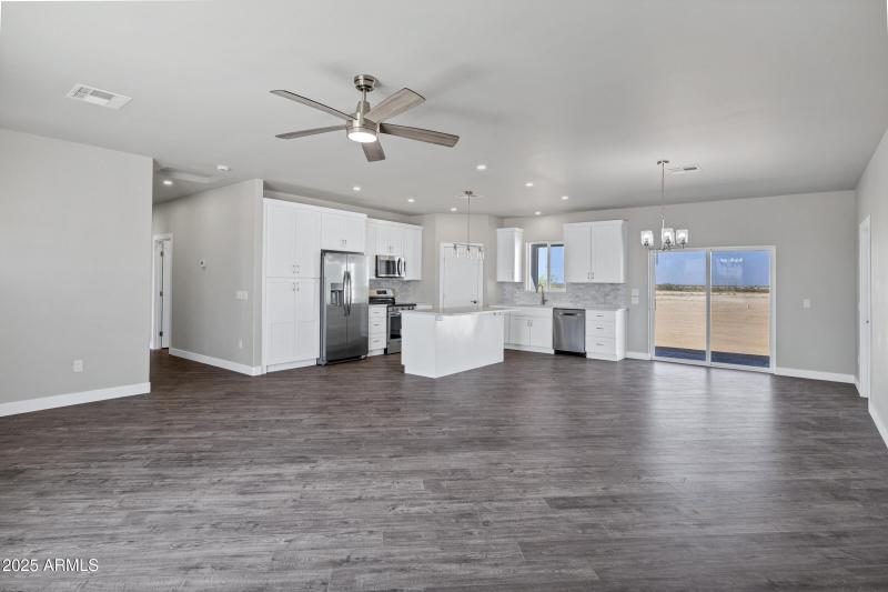 10902 E Angus Ln-7