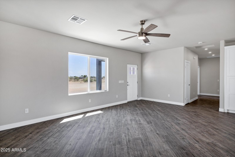 10902 E Angus Ln-8