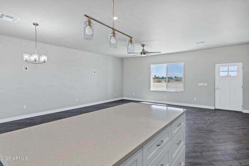 10902 E Angus Ln-14