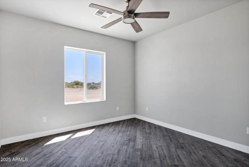 10902 E Angus Ln-16