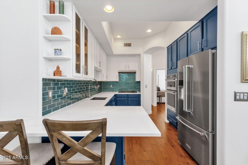 Kitchen/Eat-in