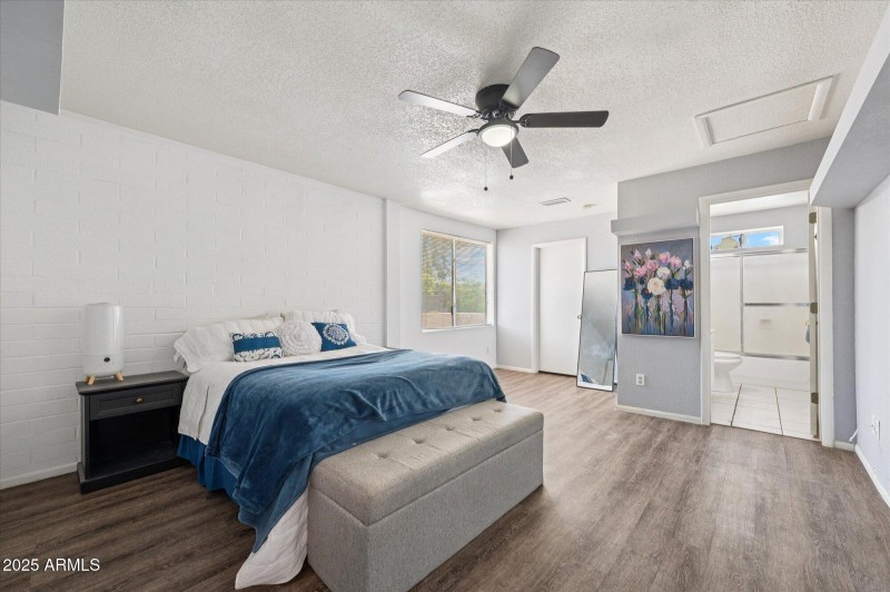 LARGE PRIMARY SUITE