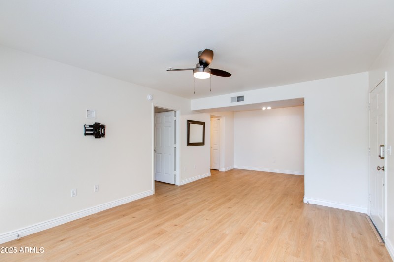 Living Room/Dining