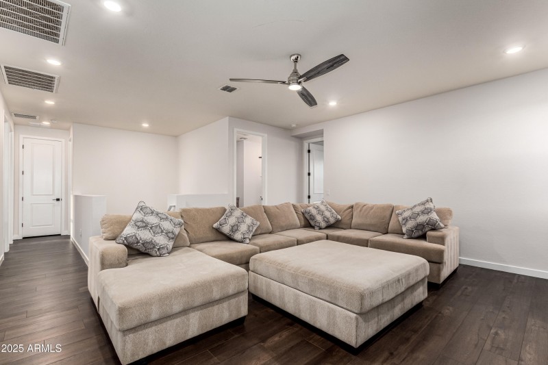 Loft 2