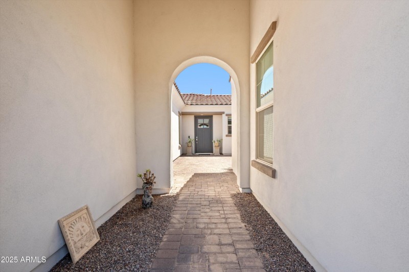 05-Entry Walkway
