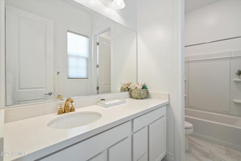 37-Bathroom