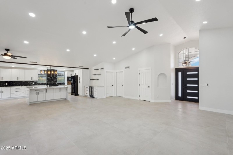 10-web-or-mls-E Estrid Ave-010