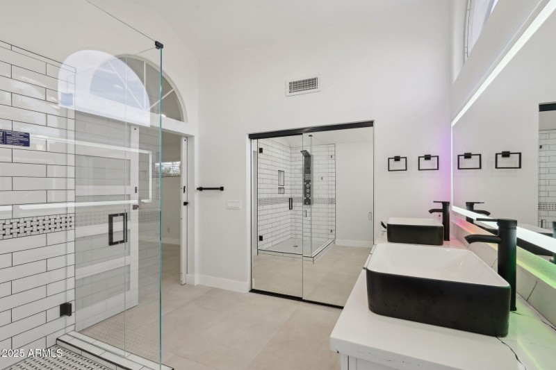 28-web-or-mls-E Estrid Ave-028