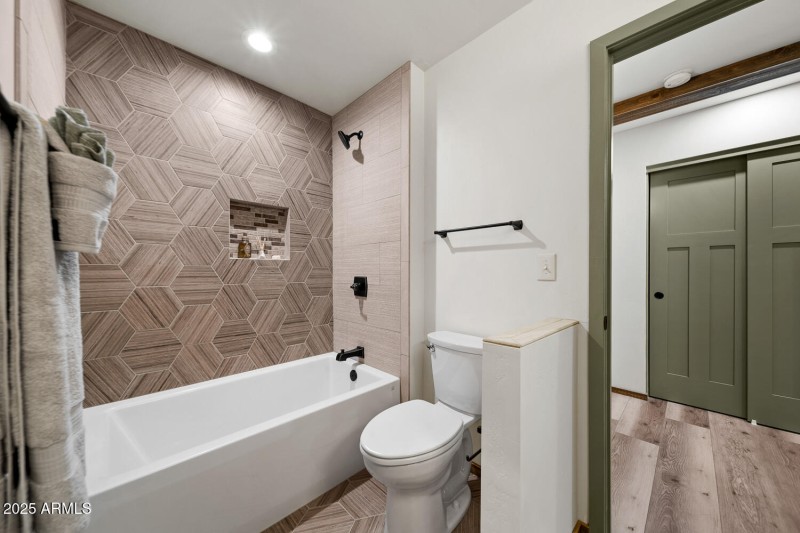 Guest Bath Tub