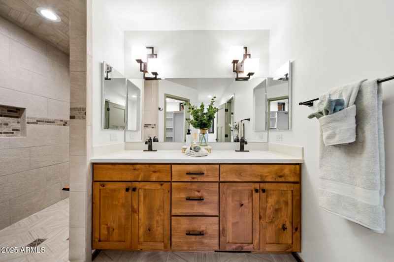 Dual Vanities in Primary Bath