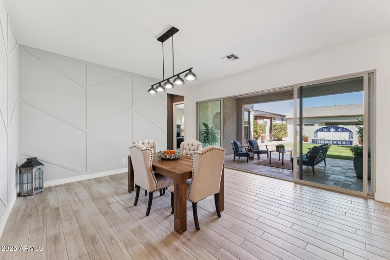 011-dining-area