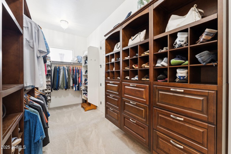 023-primary-closet