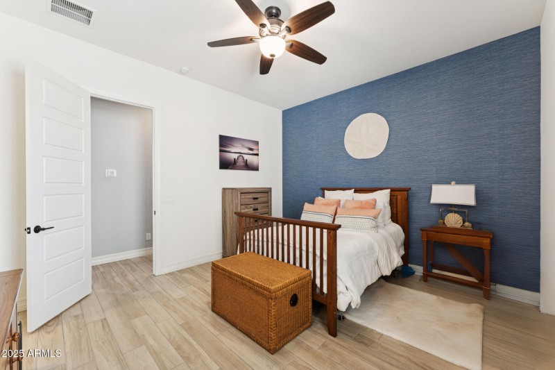 025-bedroom-2