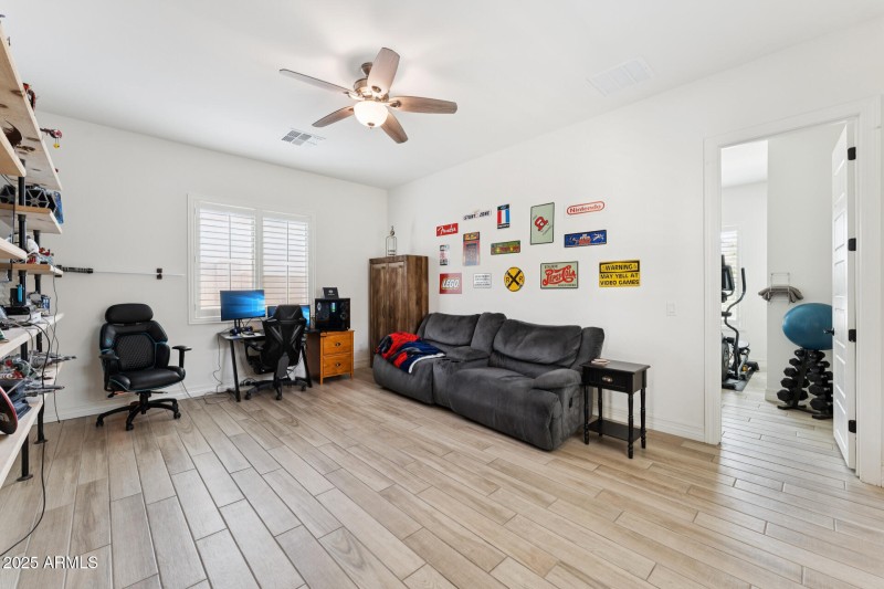 030-flex-room